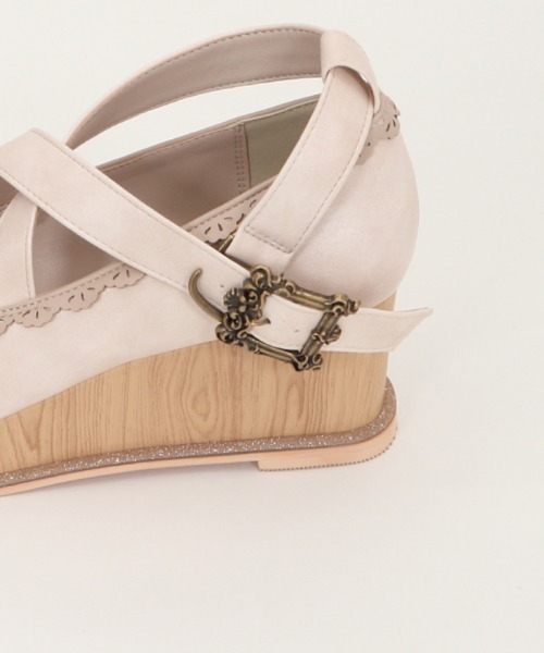 axes femme(アクシーズファム)の「クロスベルトウエッジパンプス(パンプス・レディース・ブラック/ベージュ・MEDIUM/LARGE)」の6枚目の写真