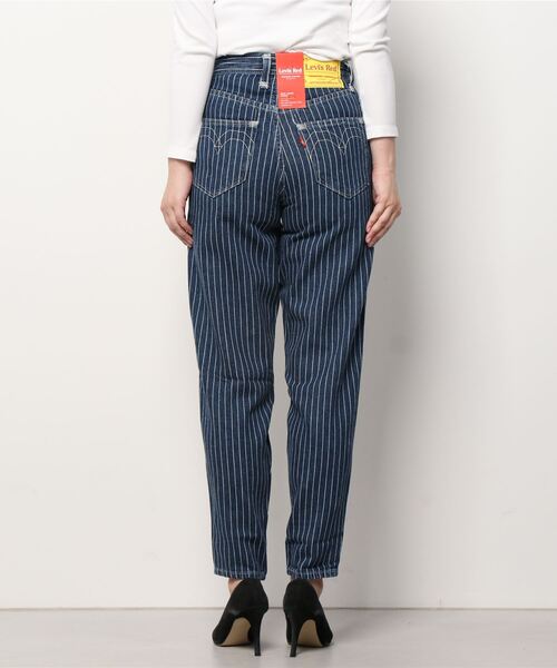 Levi's（リーバイス）の「Levi's(R) RED HIGH LOOSE TAPER CHANGE STRIPES（デニムパンツ・レディース・ダークインディゴブルー・24inch/28inch/23inch/25inch/30inch/29inch/26inch/27inch）」の16枚目の写真