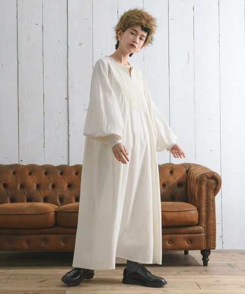 manana suerte（マニャーナスエルテ）の「エンブロイダリーワンピース（ワンピース・レディース・ホワイト/ブラック/ブルー・FREE）」の2枚目の写真