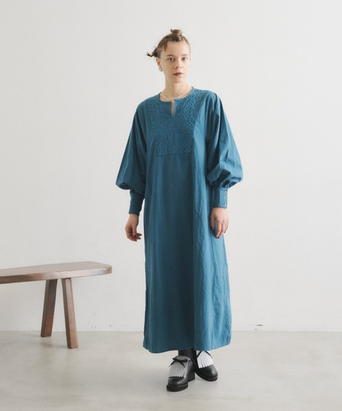 manana suerte（マニャーナスエルテ）の「エンブロイダリーワンピース（ワンピース・レディース・ホワイト/ブラック/ブルー・FREE）」の8枚目の写真