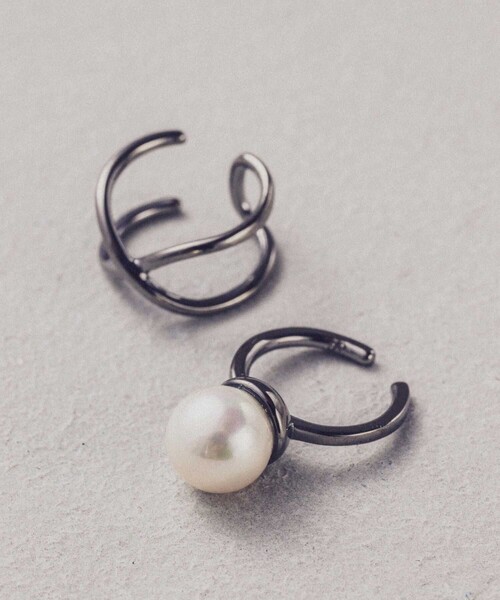 and cloud(アンドクラウド)の「【ZOZOTOWN Limited】Cross/Pearl Set Earcuff(イヤーカフ・レディース・ブラック/シルバー/イエローゴールド・FREE)」の4枚目の写真