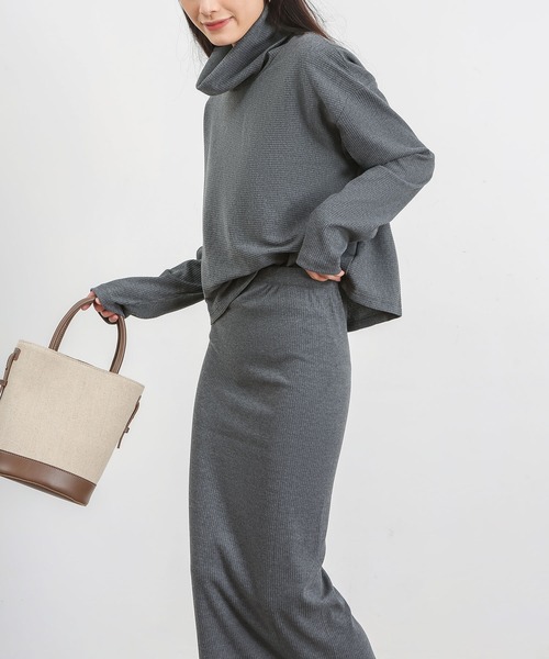 MAISON DE THERESE（メゾン ド テレーズ）の「セットアップ　ニットトップス＆ニットスカート（アンサンブル・レディース・グレー・SMALL/MEDIUM）」の2枚目の写真