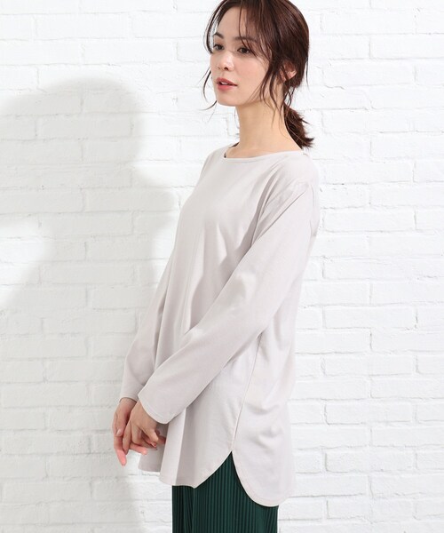 SHOO・LA・RUE（シューラルー）の「◆ベーシックシャツテールカットソー（Tシャツ/カットソー・レディース・ブラック/アイボリー/ナチュラル/アイボリー系2・02/03/04）」の6枚目の写真