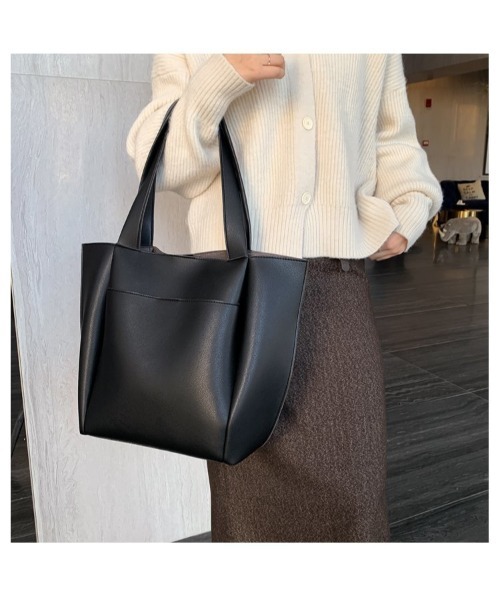 おしゃれスタ(オシャレスタ)の「単色ネオレザー 軽くて大容量シンプルトートバッグ(トートバッグ・レディース・クリーム/ブラウン/ブラック・FREE)」の13枚目の写真