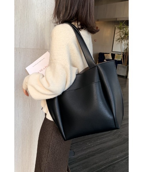 おしゃれスタ(オシャレスタ)の「単色ネオレザー 軽くて大容量シンプルトートバッグ(トートバッグ・レディース・クリーム/ブラウン/ブラック・FREE)」の15枚目の写真