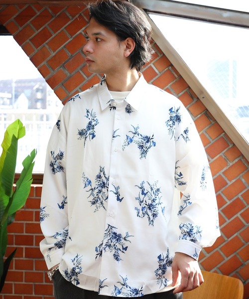 ８(eight)（エイト）の「総柄とろみシャツ（シャツ/ブラウス・メンズ・ベージュ/アイボリー/ブルーグレー/ホワイト系その他/ブラック系その他/グレー系その他/ブラウン系その他/ブルー系その他/キャメル/ホワイト系その他2/ブラック系その他2/ブラック系その他3/ブラック系その他4/ブラック系その他5/グレー系その他2/グレー系その他3/ブラウン系その他2/ブラウン系その他3/ブルー系その他2/イエロー系その他/グリーン系その他/ブラック系その他6/ホワイト系その他3/オレンジ系その他/ブルー系その他3/ブラウン系その他4/ライトグレー/ブラック系3/ホワイト系1/ホワイト系2/ホワイト系その他6/ダークブラウン/ブラック系その他7/ホワイト系その他4/ブラック系2/ホワイト系その他5/ブラック系1/ブラック系4/ネイビー系1/ブラウン系その他5/グレー系その他4/ベージュ系その他/ブラック系5/グリーン系その他2・MEDIUM/LARGE）」の4枚目の写真