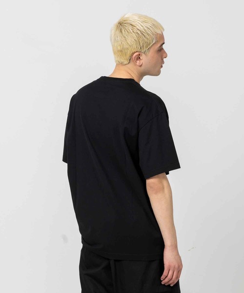 XLARGE（エクストララージ）の「CHECKER OVAL LOGO S/S TEE（Tシャツ/カットソー・メンズ・ホワイト/イエロー/ブラック・L/S/XL/M）」の5枚目の写真