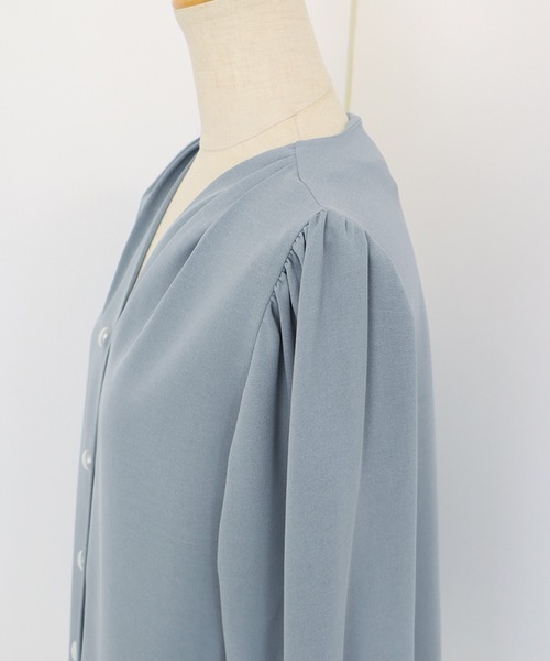 BLUEEAST（ブルーイースト）の「パールドットボタンブラウス（シャツ/ブラウス・レディース・アイボリー/ブラック/ブルー/ホワイト/ベージュ・MEDIUM）」の19枚目の写真