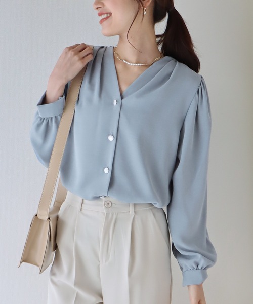 BLUEEAST（ブルーイースト）の「パールドットボタンブラウス（シャツ/ブラウス・レディース・アイボリー/ブラック/ブルー/ホワイト/ベージュ・MEDIUM）」の6枚目の写真