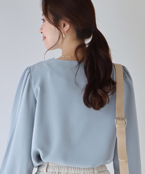 BLUEEAST（ブルーイースト）の「パールドットボタンブラウス（シャツ/ブラウス・レディース・アイボリー/ブラック/ブルー/ホワイト/ベージュ・MEDIUM）」の7枚目の写真