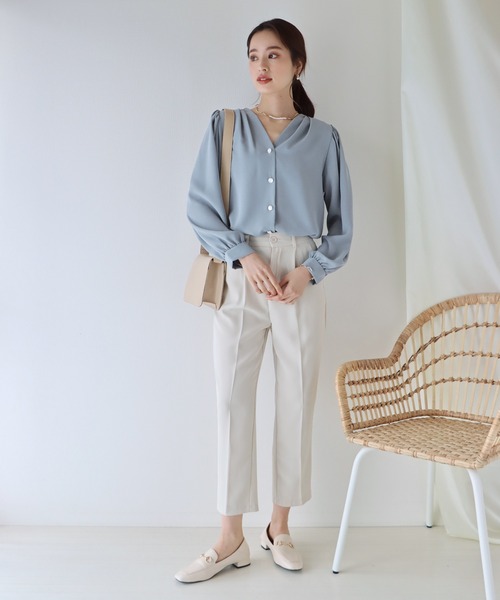 BLUEEAST（ブルーイースト）の「パールドットボタンブラウス（シャツ/ブラウス・レディース・アイボリー/ブラック/ブルー/ホワイト/ベージュ・MEDIUM）」の8枚目の写真