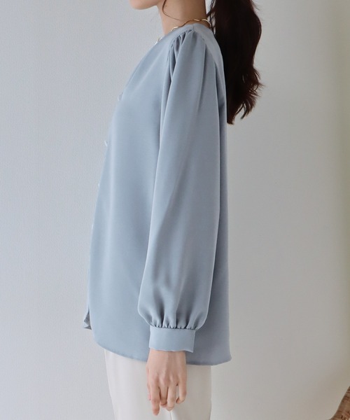 BLUEEAST（ブルーイースト）の「パールドットボタンブラウス（シャツ/ブラウス・レディース・アイボリー/ブラック/ブルー/ホワイト/ベージュ・MEDIUM）」の15枚目の写真