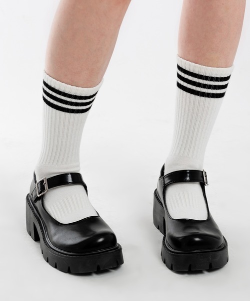 FOLLOWIN（フォロウィン）の「２パターンラウンドトゥーストラップ厚底ローファー（ローファー・レディース・ブラック/クリアブラック・23cm/24cm/25cm）」の2枚目の写真