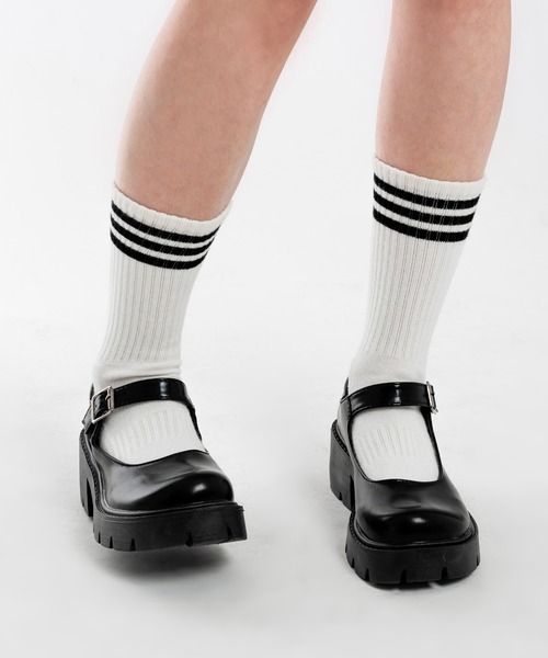 FOLLOWIN（フォロウィン）の「２パターンラウンドトゥーストラップ厚底ローファー（ローファー・レディース・ブラック/クリアブラック・23cm/24cm/25cm）」の6枚目の写真