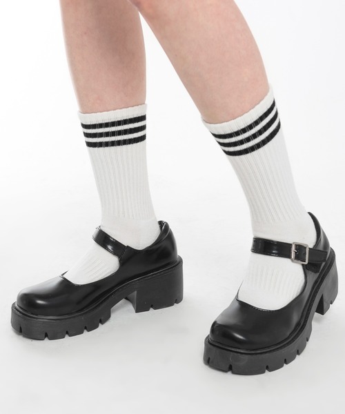 FOLLOWIN（フォロウィン）の「２パターンラウンドトゥーストラップ厚底ローファー（ローファー・レディース・ブラック/クリアブラック・23cm/24cm/25cm）」の22枚目の写真