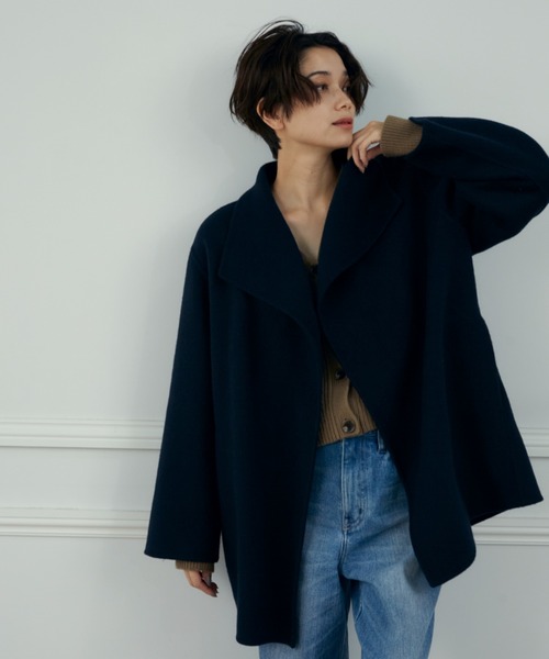 INED（イネド）の「ショートリバーコート 軽い羽織り心地 ヒップが隠れるショート丈（その他アウター・レディース・ネイビー・9号/7号）」の9枚目の写真