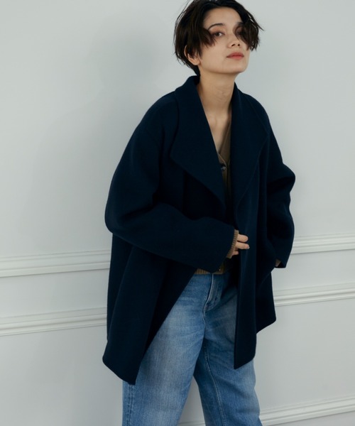 INED（イネド）の「ショートリバーコート 軽い羽織り心地 ヒップが隠れるショート丈（その他アウター・レディース・ネイビー・9号/7号）」の10枚目の写真