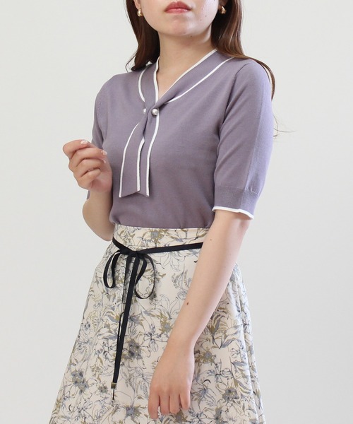 TRUDEA(トルディア)の「配色ボウタイパールピンニット(ニット/セーター・レディース・パープル/ブラック/ラベンダー/ネイビー/ベージュ・MEDIUM/LARGE)」の5枚目の写真