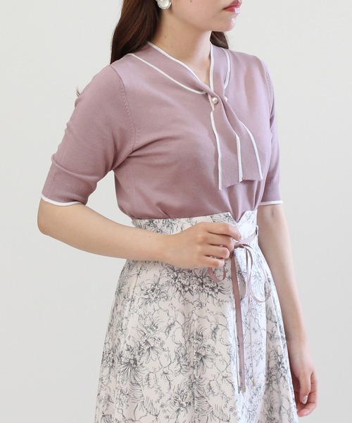 TRUDEA(トルディア)の「配色ボウタイパールピンニット(ニット/セーター・レディース・パープル/ブラック/ラベンダー/ネイビー/ベージュ・MEDIUM/LARGE)」の10枚目の写真