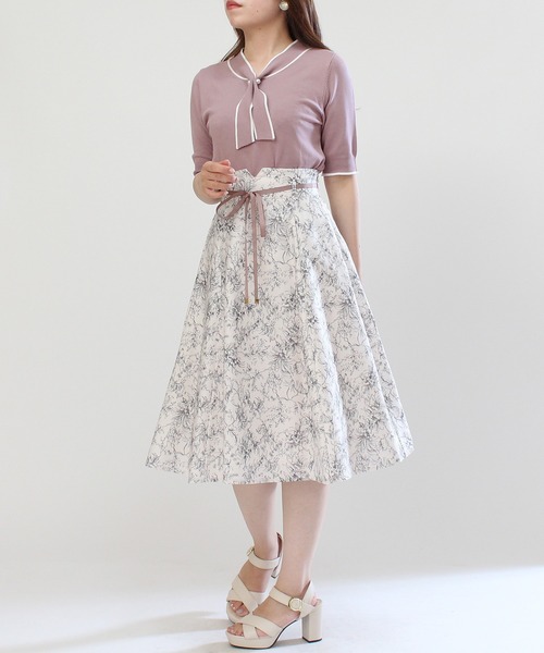 TRUDEA(トルディア)の「配色ボウタイパールピンニット(ニット/セーター・レディース・パープル/ブラック/ラベンダー/ネイビー/ベージュ・MEDIUM/LARGE)」の14枚目の写真