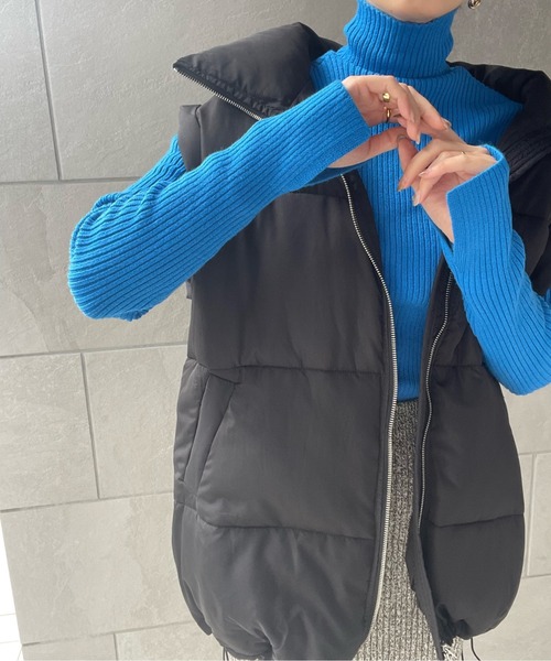 y/m by misato(イムバイミサト)の「袖スリットリブタートルトップス(ニット/セーター・レディース・オフホワイト/ブラック/杢グレー/オリーブ/オレンジ/ブルー/グリーン・FREE)」の6枚目の写真