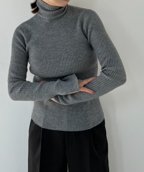 y/m by misato(イムバイミサト)の「袖スリットリブタートルトップス(ニット/セーター・レディース・オフホワイト/ブラック/杢グレー/オリーブ/オレンジ/ブルー/グリーン・FREE)」の17枚目の写真