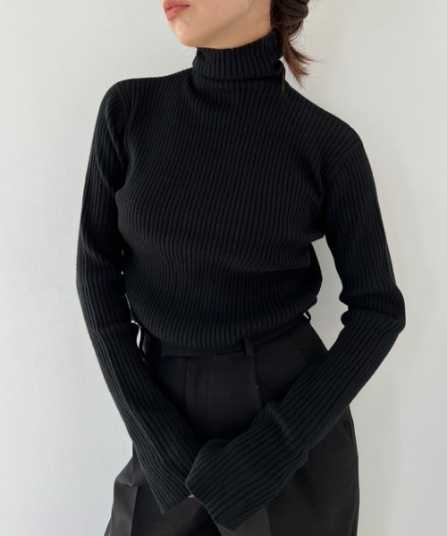 y/m by misato(イムバイミサト)の「袖スリットリブタートルトップス(ニット/セーター・レディース・オフホワイト/ブラック/杢グレー/オリーブ/オレンジ/ブルー/グリーン・FREE)」の13枚目の写真