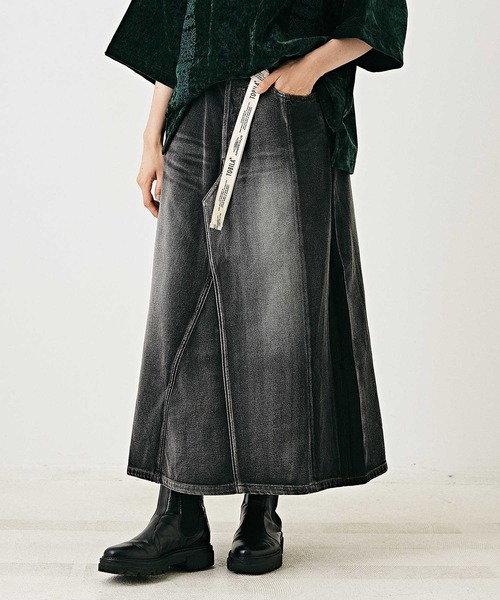 TOBILA（トビラ）の「11オンスデニムリメイク風Aラインスカート（デニムスカート・レディース・ブラック/インディゴブルー・M）」の2枚目の写真