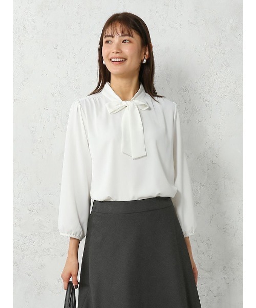 Perfect Suit FActory（パーフェクトスーツファクトリー）の「3WAYリボンタイ8分袖ブラウス（シャツ/ブラウス・レディース・ライトグレー/オフホワイト/ライトピンク・S/M/L）」の2枚目の写真