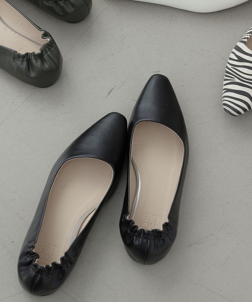 LAKOLE(ラコレ)の「【卒入式/オケージョンにも】スクエアカットギャザーパンプス / 352611(パンプス・レディース・ブラック/ダークグリーン/アイボリー/その他9/パイソン/オフホワイト/その他・MEDIUM/LARGE/SMALL)」の3枚目の写真