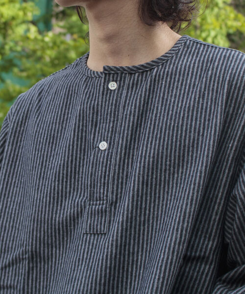 GLOSTER(グロスター)の「【GLOSTER/グロスター】ミリタリースリーピングネルシャツ(シャツ/ブラウス・メンズ・ネイビー/アイボリー/ブラック系その他/ブラウン系その他/ブルー系その他・S/M/L)」の3枚目の写真