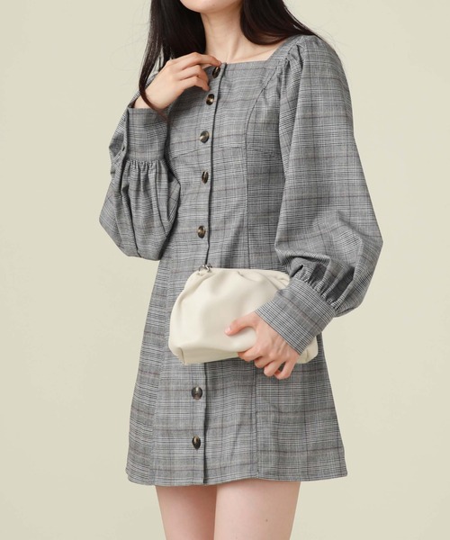 archives（アルシーヴ）の「’フロントボタンハイウエストミニＯＰ’（ジャンパースカート・レディース・ブラック/ベージュ/グレー・MEDIUM）」の3枚目の写真