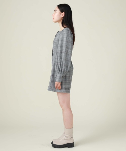 archives（アルシーヴ）の「’フロントボタンハイウエストミニＯＰ’（ジャンパースカート・レディース・ブラック/ベージュ/グレー・MEDIUM）」の19枚目の写真