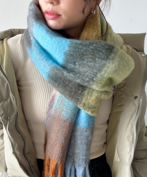 CLEA（クレア）の「配色チェックボリュームマフラー（マフラー・レディース・オレンジ/ブラウン/ミント/ネイビー/イエロー・FREE）」の15枚目の写真