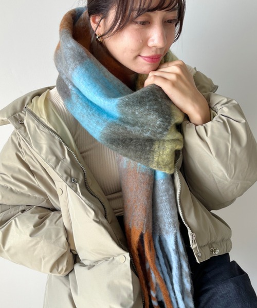 CLEA（クレア）の「配色チェックボリュームマフラー（マフラー・レディース・オレンジ/ブラウン/ミント/ネイビー/イエロー・FREE）」の17枚目の写真
