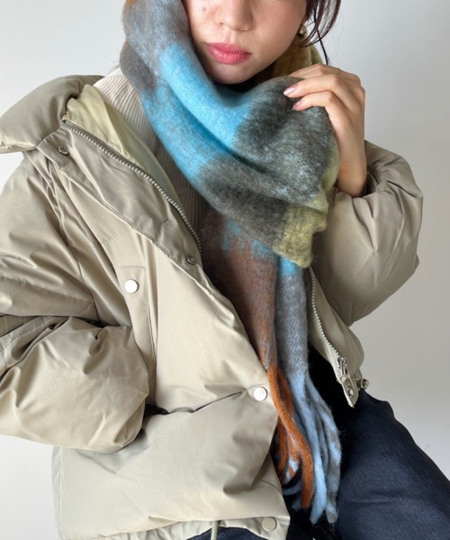 CLEA（クレア）の「配色チェックボリュームマフラー（マフラー・レディース・オレンジ/ブラウン/ミント/ネイビー/イエロー・FREE）」の18枚目の写真