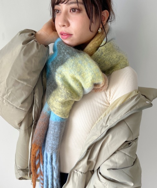 CLEA（クレア）の「配色チェックボリュームマフラー（マフラー・レディース・オレンジ/ブラウン/ミント/ネイビー/イエロー・FREE）」の19枚目の写真