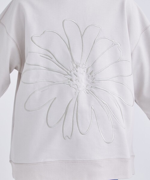 LiNoH ビックフラワーエンブロイダリースウェット LiNoH（リノー）の「BIG FLOWER EMBROIDERY SWEAT/ビック