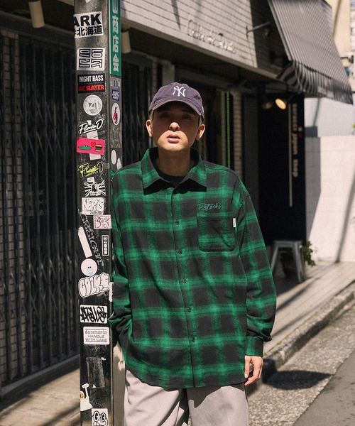 MONO-MART（モノマート）の「【retock's】ロゴ刺繍 オンブレチェック ビッグシルエット長袖シャツ（シャツ/ブラウス・メンズ・ブラック/ブラウン/レッド/ブルー/グリーン/ベージュ/ネイビー/グレー/ブラック系・M/L）」の19枚目の写真