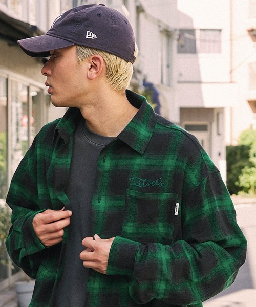 MONO-MART（モノマート）の「【retock's】ロゴ刺繍 オンブレチェック ビッグシルエット長袖シャツ（シャツ/ブラウス・メンズ・ブラック/ブラウン/レッド/ブルー/グリーン/ベージュ/ネイビー/グレー/ブラック系・M/L）」の20枚目の写真