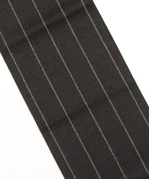 dunhill(ダンヒル)の「ダブルフェイス カシミア Dマフラー / DOUBLE FACE CASHMERE D SCARF(マフラー・メンズ・チャコールグレー・ONE SIZE)」の2枚目の写真