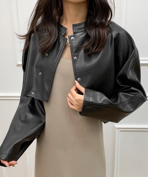 ECLIN（エクラン）の「フェイクレザーショート丈ブルゾン（ブルゾン・レディース・ブラック/ダークブラウン・M/L）」の2枚目の写真