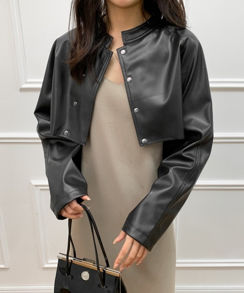 ECLIN（エクラン）の「フェイクレザーショート丈ブルゾン（ブルゾン・レディース・ブラック/ダークブラウン・M/L）」の6枚目の写真