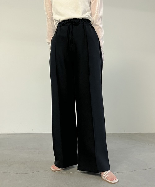 select MOCA（セレクトモカ）の「センタープレスリラックスストレートパンツ（スラックス・レディース・ベージュ/ブラック/グレー・FREE）」の2枚目の写真