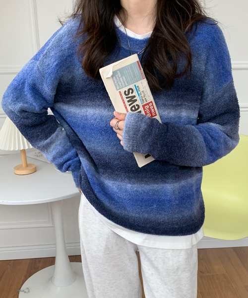 ABITOKYO(アビトーキョー)の「グラデーションブークレニットプルオーバー(ニット/セーター・レディース・パープル/ブラウン/ブルー/ブラック・FREE)」の1枚目の写真