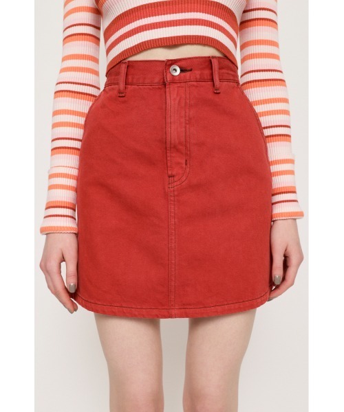 SLY（スライ）の「LIGHT ONS H/W COLOR S/SK-E ライトオンス ハイウエスト カラー ショートスカート デニム カラーデニム セットアップ可能（デニムスカート・レディース・レッド・0/1/2）」の2枚目の写真