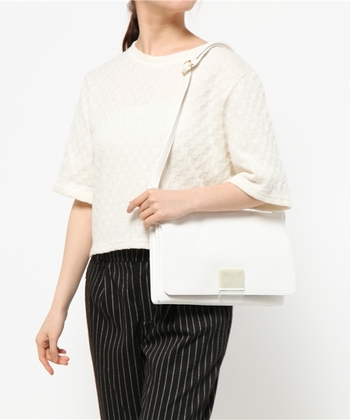 ear PAPILLONNER（イアパピヨネ）の「ポーセリン（ショルダーバッグ・レディース・ブラック/ホワイト・FREE）」の4枚目の写真