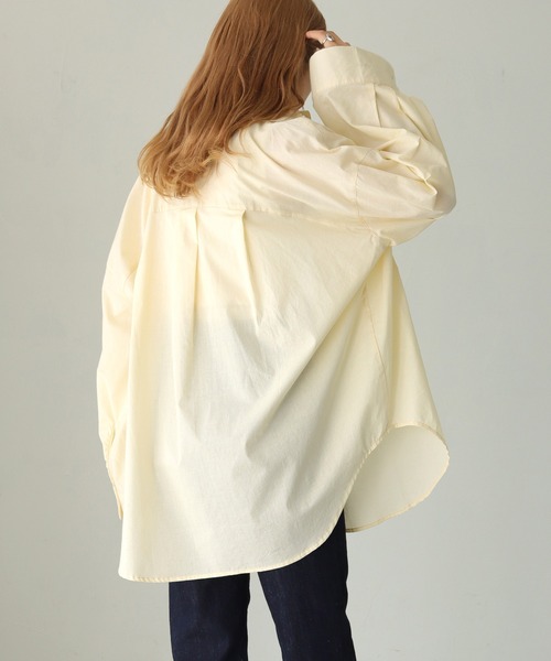 HER CLOSET（ハークローゼット）の「【shemoshelly】WEB限定デザインワイドスリーブビッグシャツ（シャツ/ブラウス・レディース・ブラック/ホワイト/ブルー/ライトイエロー・M）」の4枚目の写真