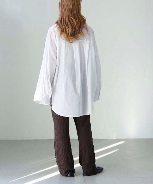 HER CLOSET（ハークローゼット）の「【shemoshelly】WEB限定デザインワイドスリーブビッグシャツ（シャツ/ブラウス・レディース・ブラック/ホワイト/ブルー/ライトイエロー・M）」の6枚目の写真