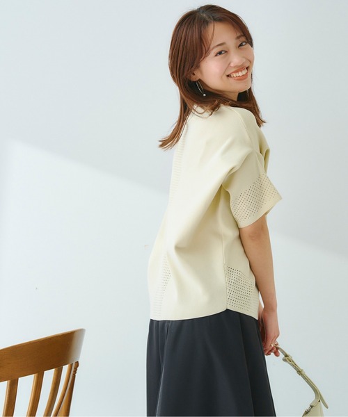 Chez toi(シェトワ)の「アイレットアップスリーブプルオーバー(ニット/セーター・レディース・イエロー/オフホワイト/ブラック/アイボリー・FREE)」の7枚目の写真